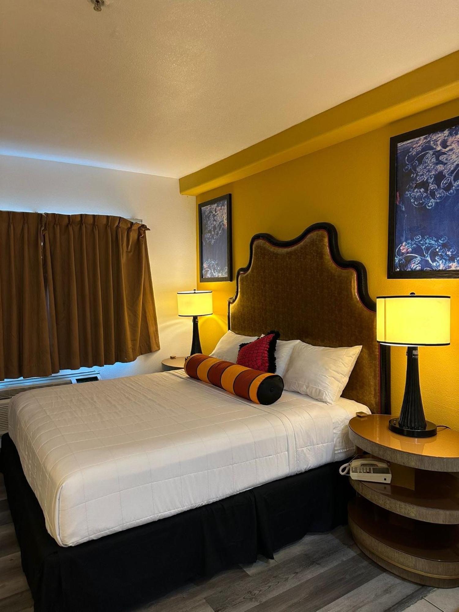 Howard Johnson By Wyndham Bakersfield Exteriér fotografie